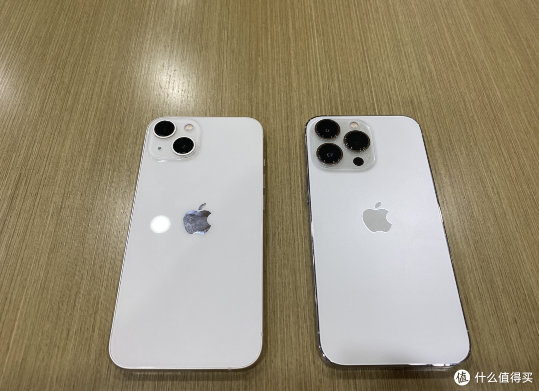 iPhone13上手体验：依旧很香！与iPhone 13 Pro对比真的差很多吗？