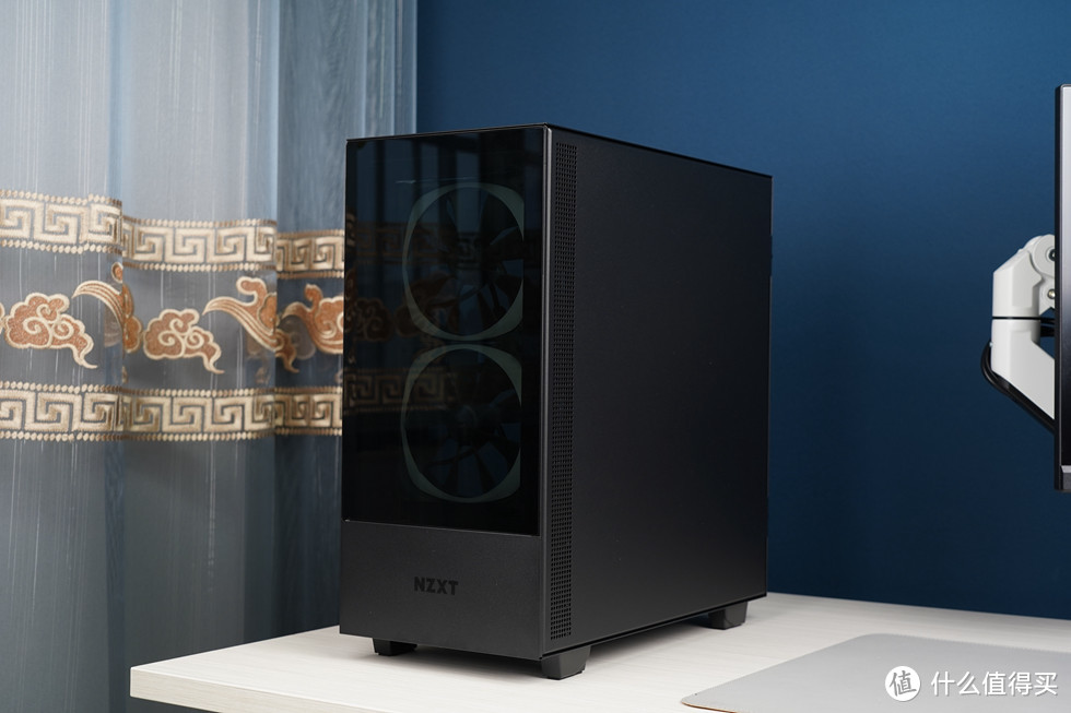 首先介绍一下恩杰h510elite机箱,机箱三围尺寸长宽高分别为:460mm x