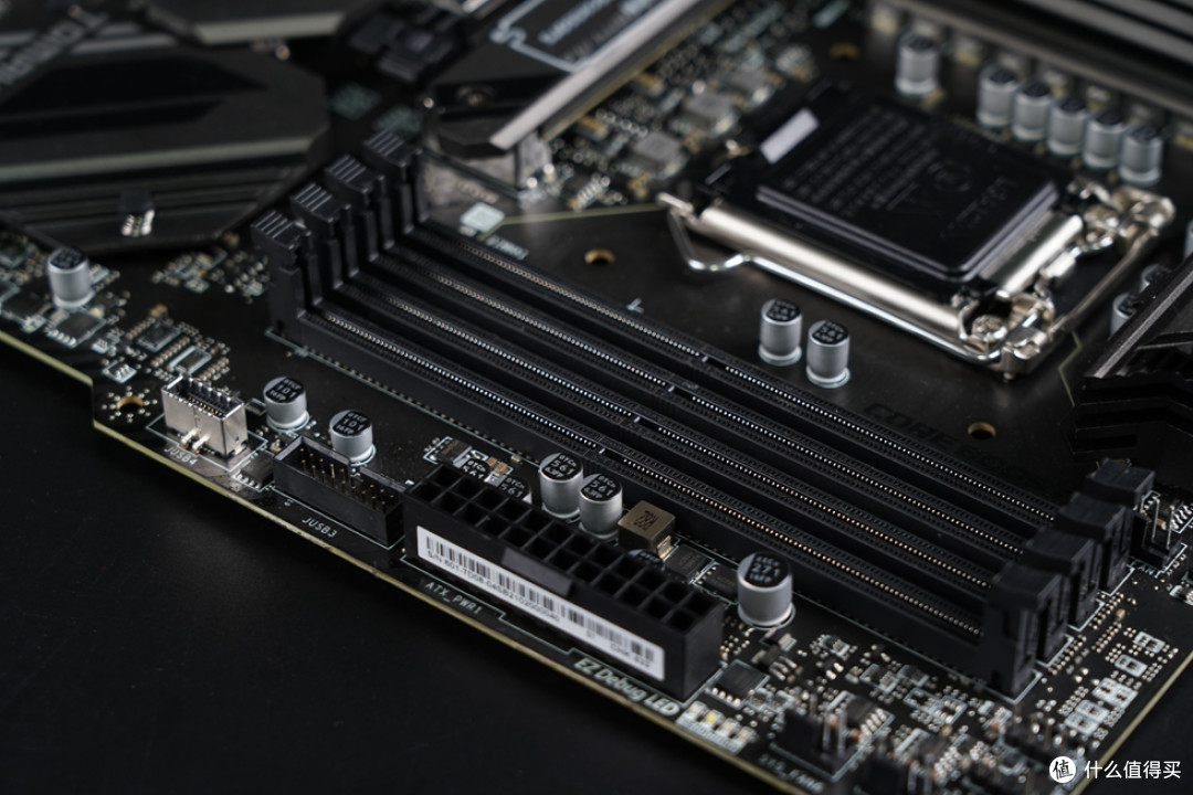 内存方面提供了4条ddr4内存插槽,支持x.m.p.