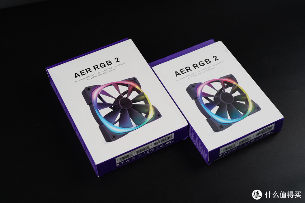 为了统一协调灯光效果机箱风扇也都换成了Aer RGB 2。