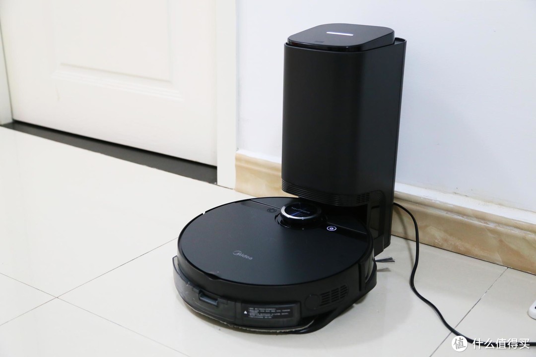 美的S8+自动集尘扫拖机器人测评：横扫千“菌”如卷席 智能家居“净”在眼前