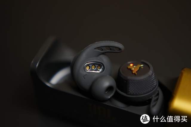 选对运动耳机有多爽？分享JBL运动耳机FlashRock小金盒的感受！