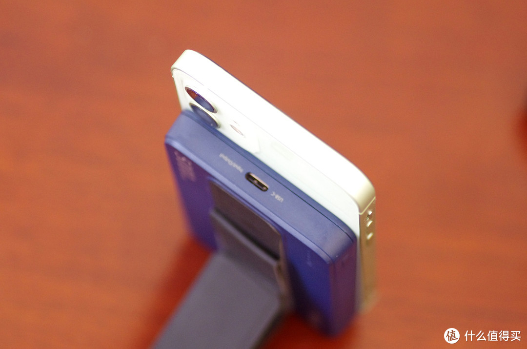 努比亚MagSafe磁吸充电宝，解决iPhone 12低电量焦虑
