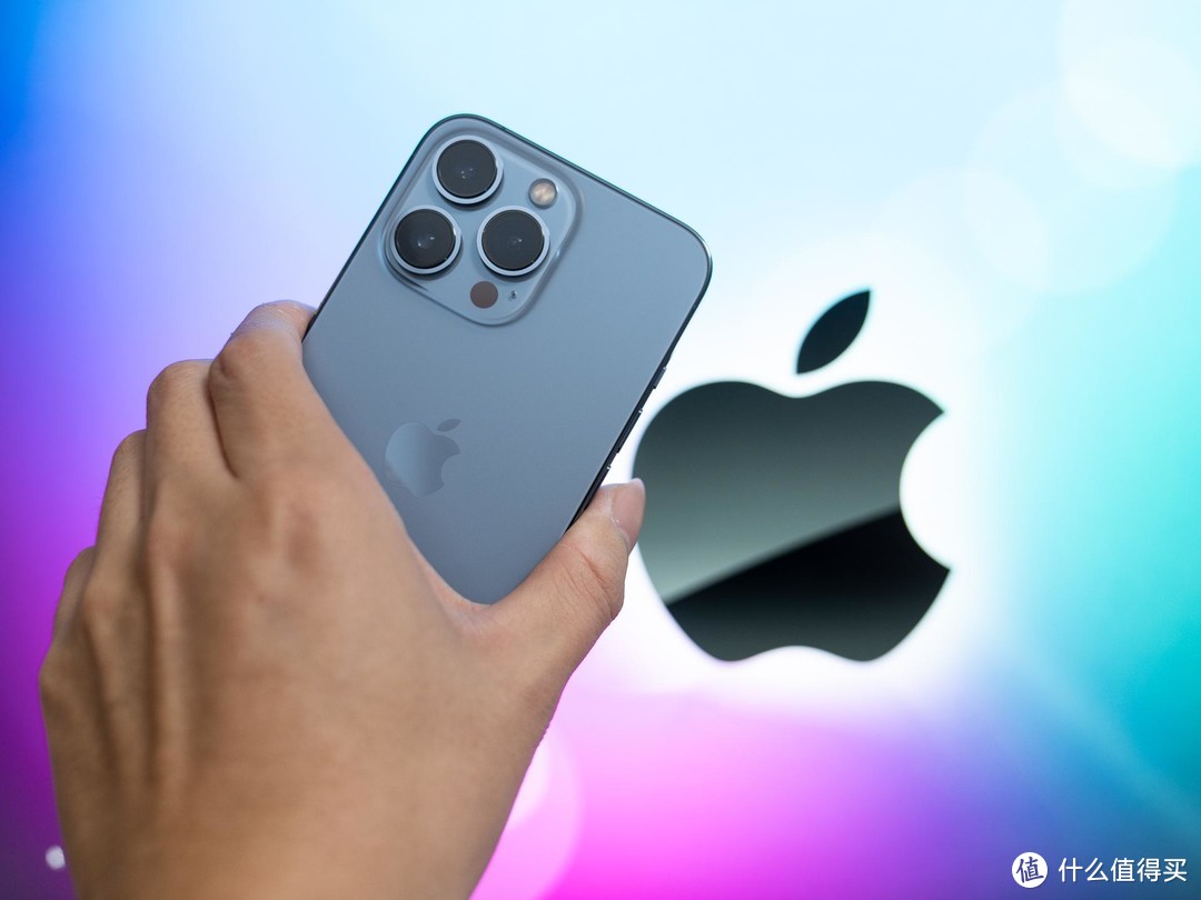 安卓“钉子户”眼里的13香吗？iPhone 13 Pro远峰蓝入手体验及新机必入配件分享
