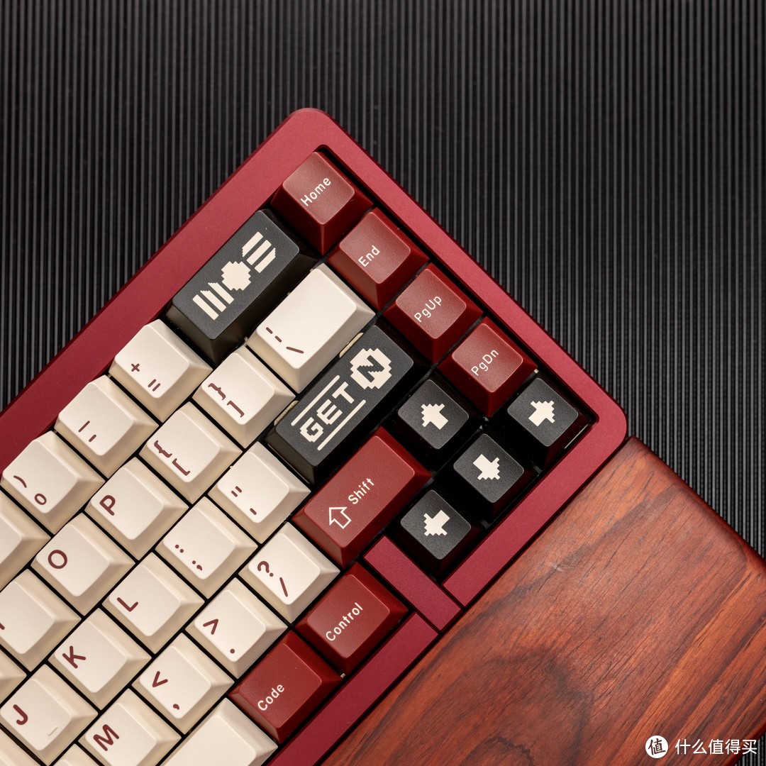 键赏 篇一:酒红色的梦幻,KBDfans D65客制化机械键盘套件