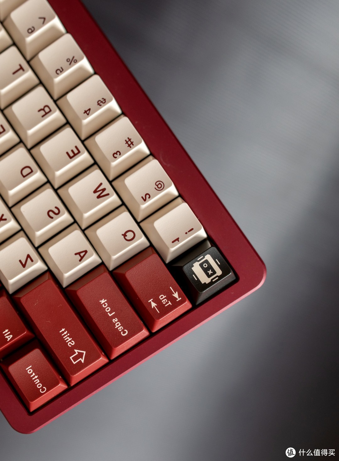键赏 篇一:酒红色的梦幻,KBDfans D65客制化机械键盘套件