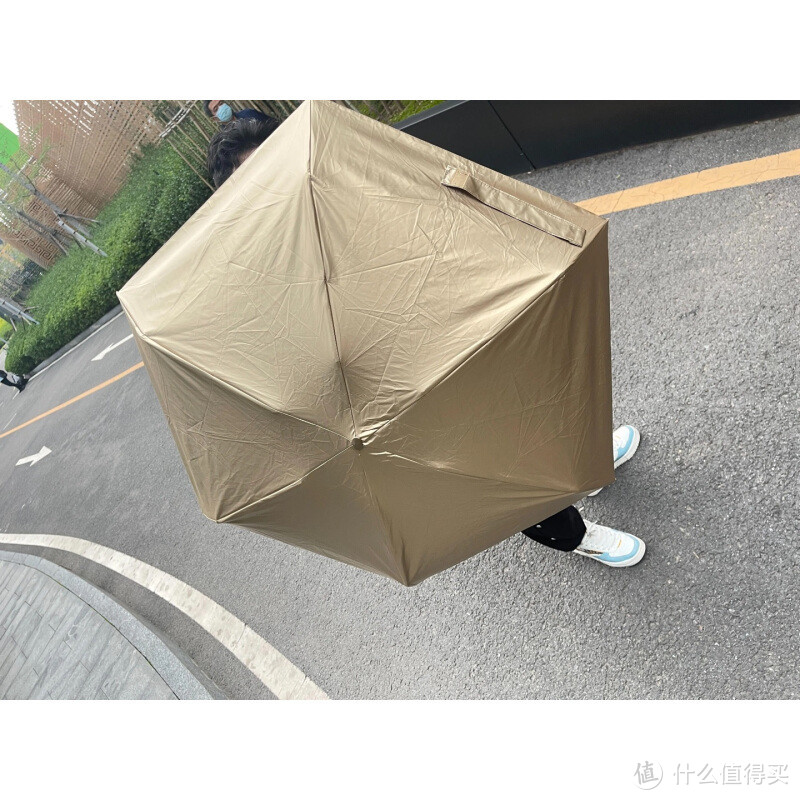 我小了就不能防晒遮雨了吗