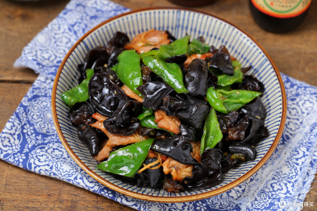 炒木耳时注意几个细节脆嫩爽滑不炸锅比饭店大厨做的还好吃