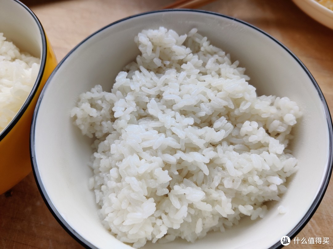 美的电压力锅闷出来的米饭