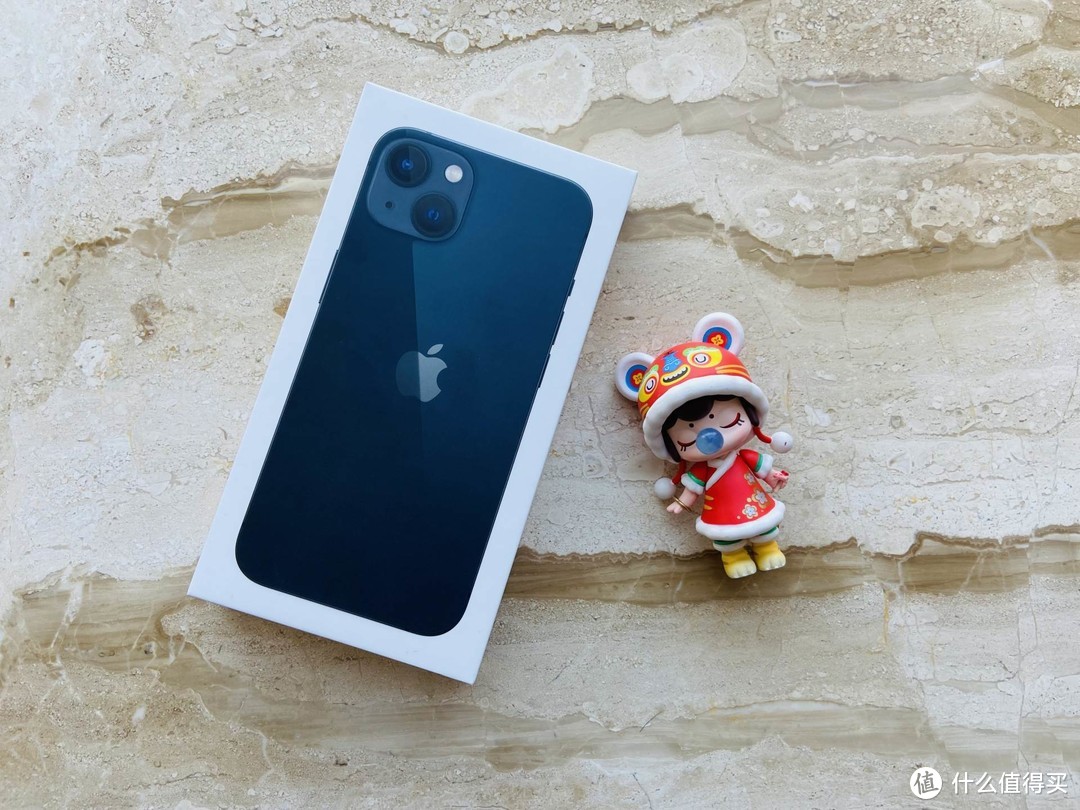 绚丽彩壳，极致防护——决色小彩壳，你的iPhone 13好帮手