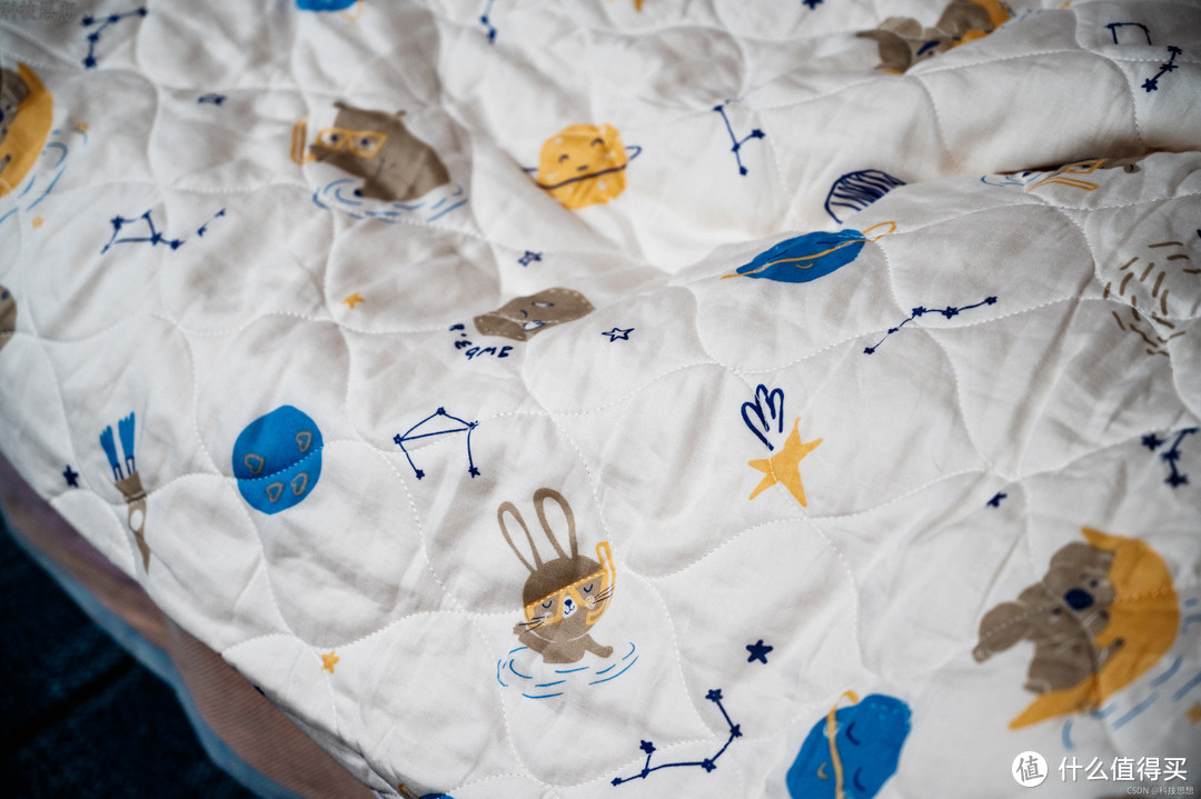 细腻宜人的绘睡儿童竹棉纱布绗缝被，呵护儿童整晚安睡