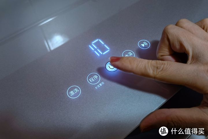 米家洗衣机mini：清洗贴身衣物、深度杀菌除螨
