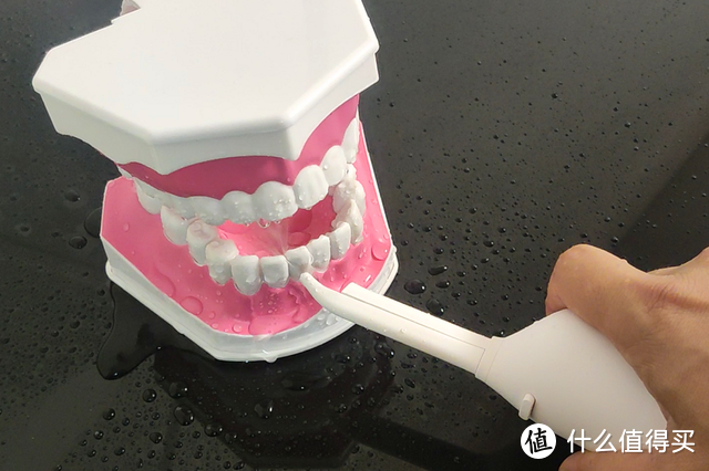 爱护牙齿要趁早，美的智能SPA微气泡可视化冲牙器体验