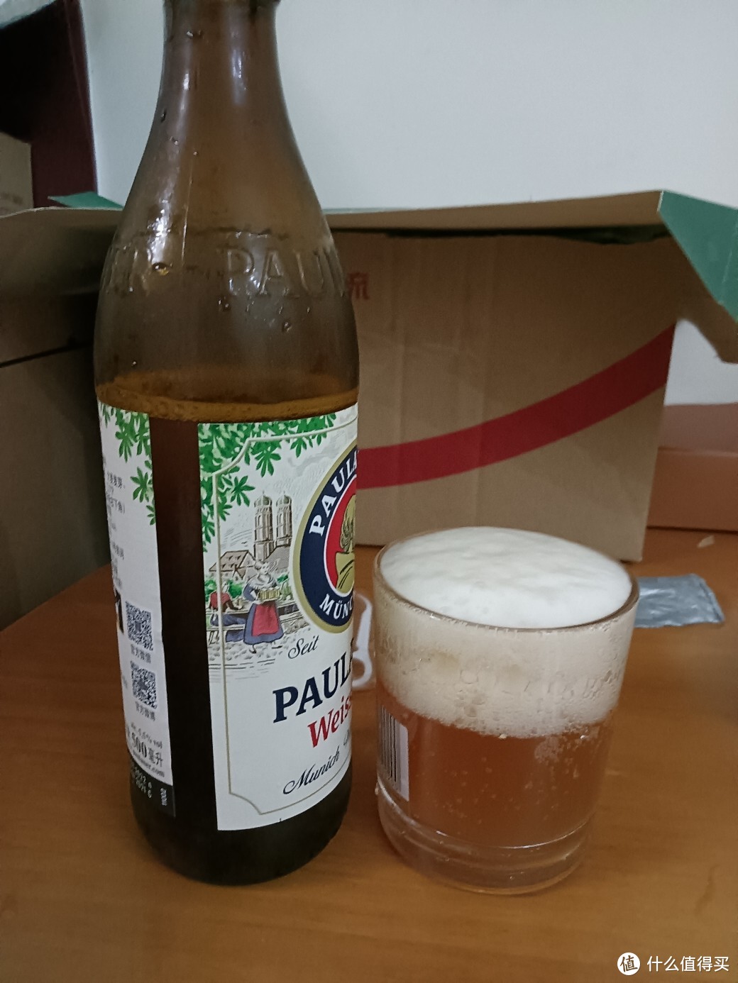 保拉纳和范佳乐两款入门级精酿小麦啤酒对比