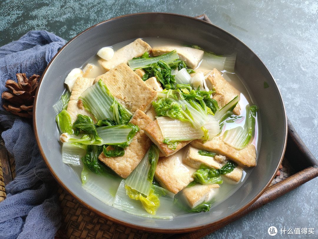豆腐和这菜是绝配，入秋后要常吃，汤鲜味美营养高，不懂吃就亏了