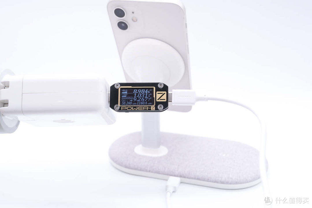 同时为iPhone 13两件套无线充，MOMAX立式双项磁吸无线充电器开箱测评
