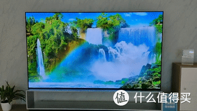 给顺电卖场的老同学“江湖救急”：8K OLED电视外接扩展坞使用：绿联 8K扩展坞体验分享
