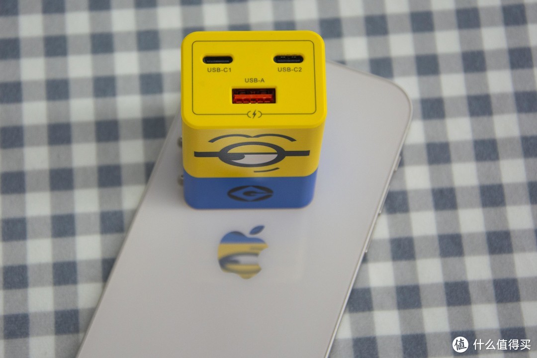 萌品上新 小黄人充电套装如何征服iPhone的心