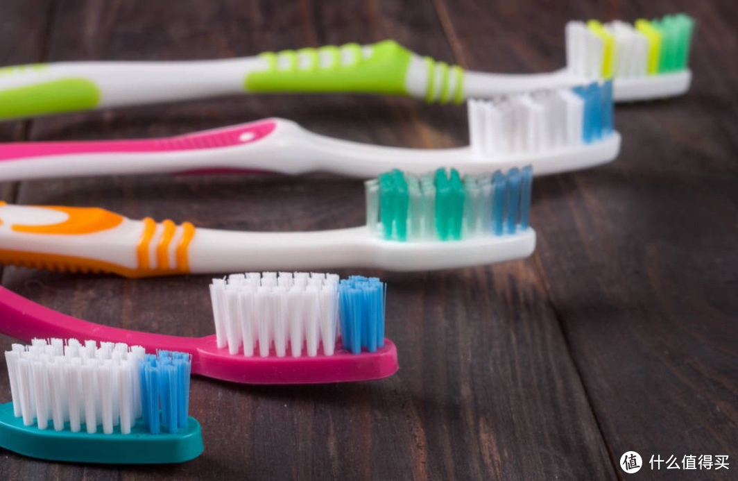 电动牙刷真的比手动牙刷好吗？揭秘电动牙刷的几大危害