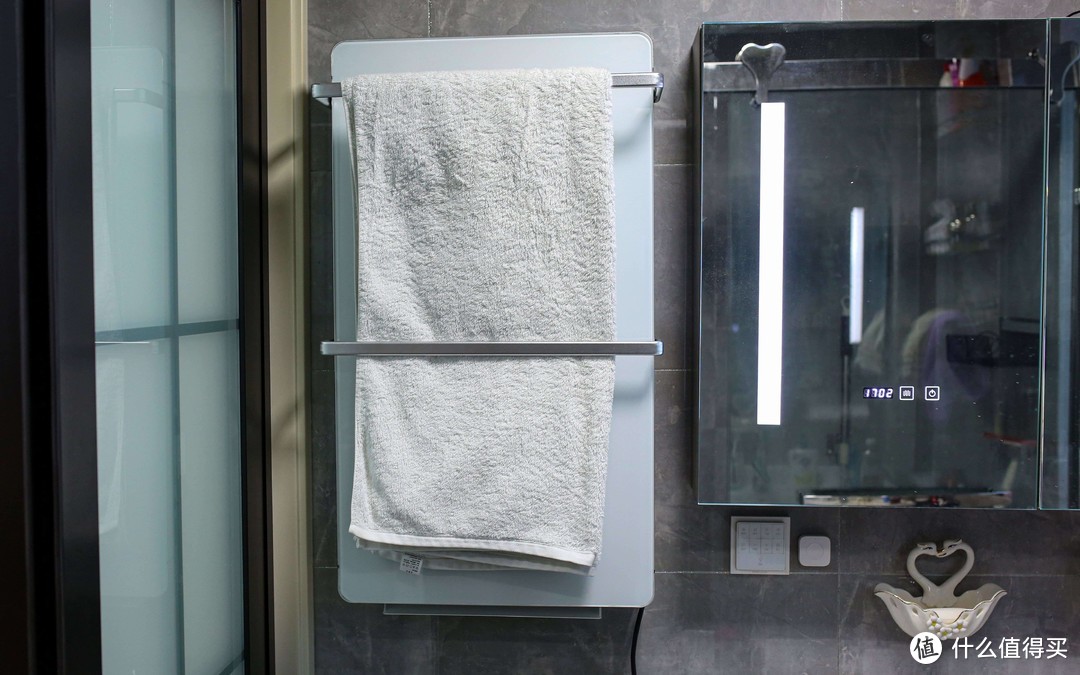 全浴对流风暖、大屏毛巾烘干：意大利 Radialight壁挂式智能暖风机评测