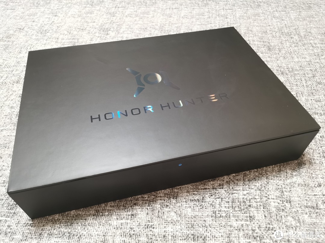 迟到的晒物荣耀猎人HONOR HUNTER V700游戏本