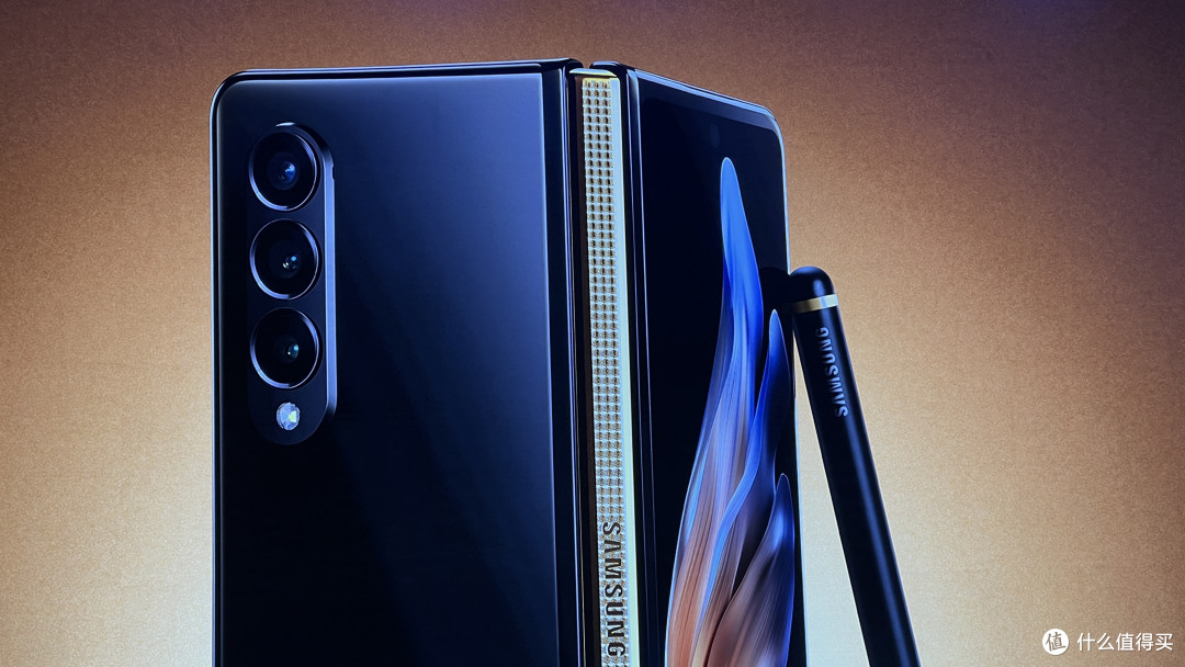 售价16999 元,心系天下三星 w22 5g 折叠屏手机发布