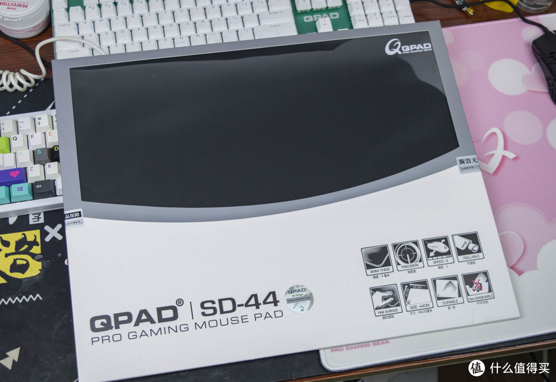 不到一百的画厂新品:QPAD SD-44鼠标垫开箱