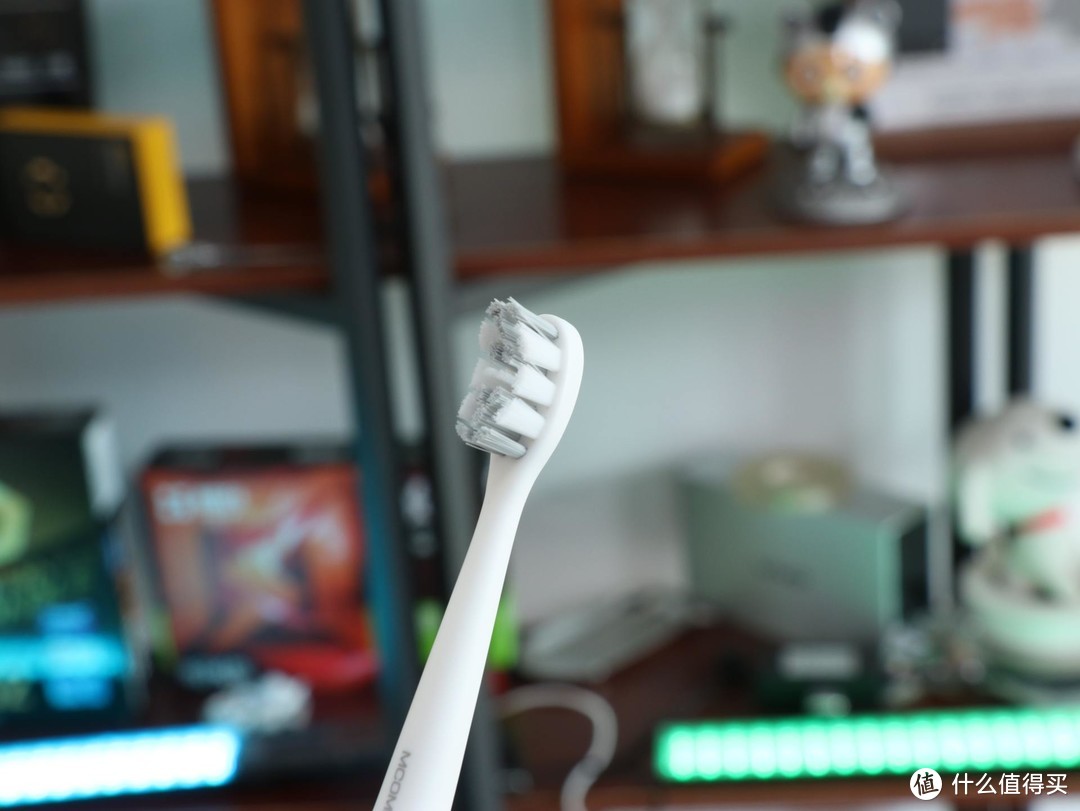 你能想象牙刷还可以洁面吗？美看M2 Plus声波电动牙刷体验测评