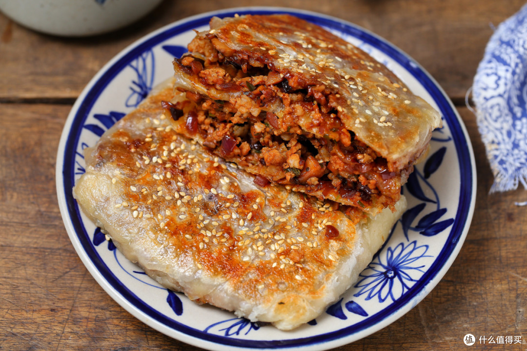 十分钟搞定,不用揉面就能做出香酥美味的大肉饼,孩子一口气吃俩