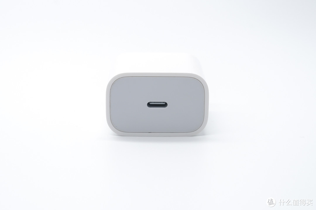 苹果20W PD充电器测评：官方推出iPhone 13适用的快充头
