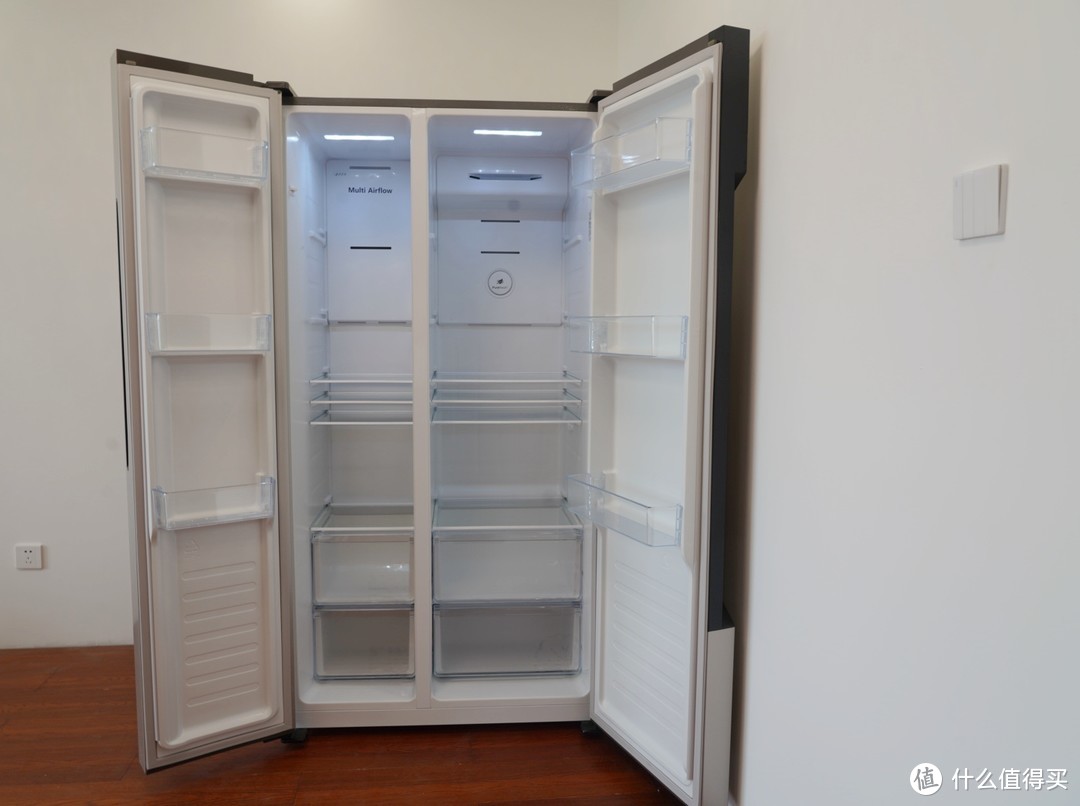 “容量大、功耗低、颜值可”的海信BCD-591WFK1DPJ对开门冰箱