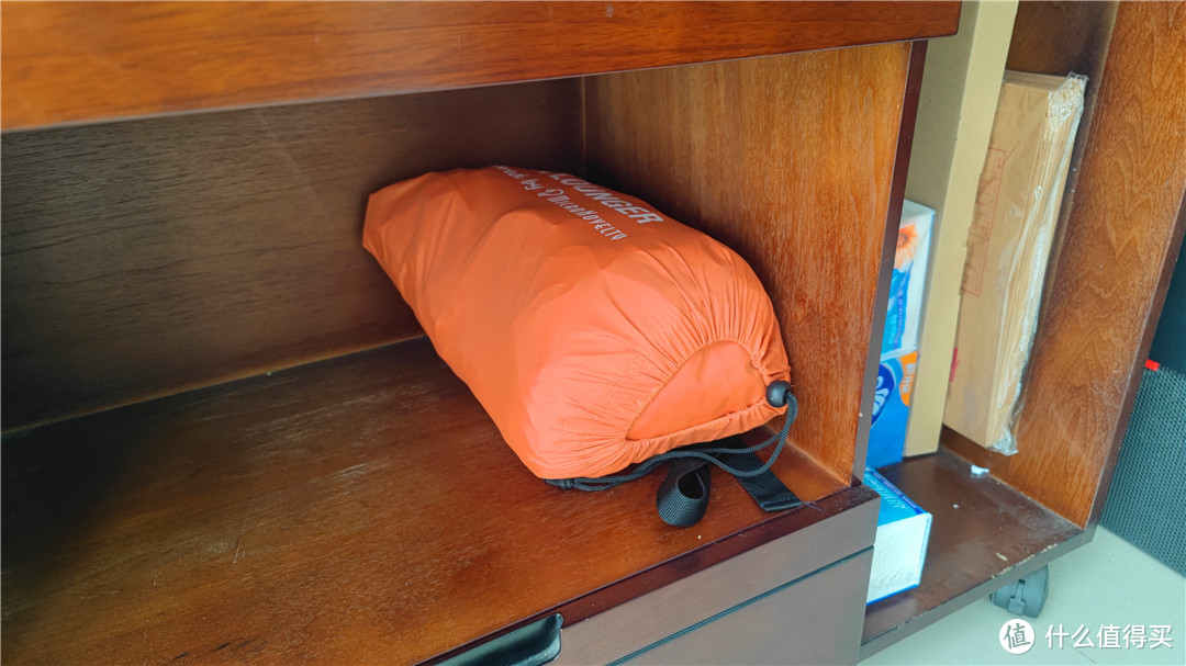 办公室的“暖床”户外玩耍的“陪玩”能装进小包的充气休闲床真的舒服