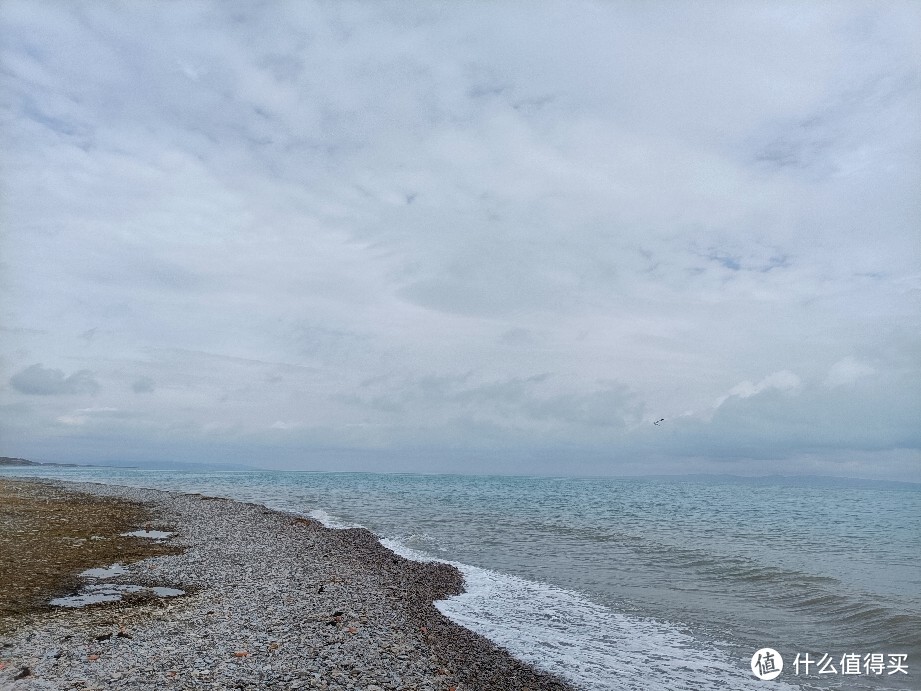 青海湖边的风浪