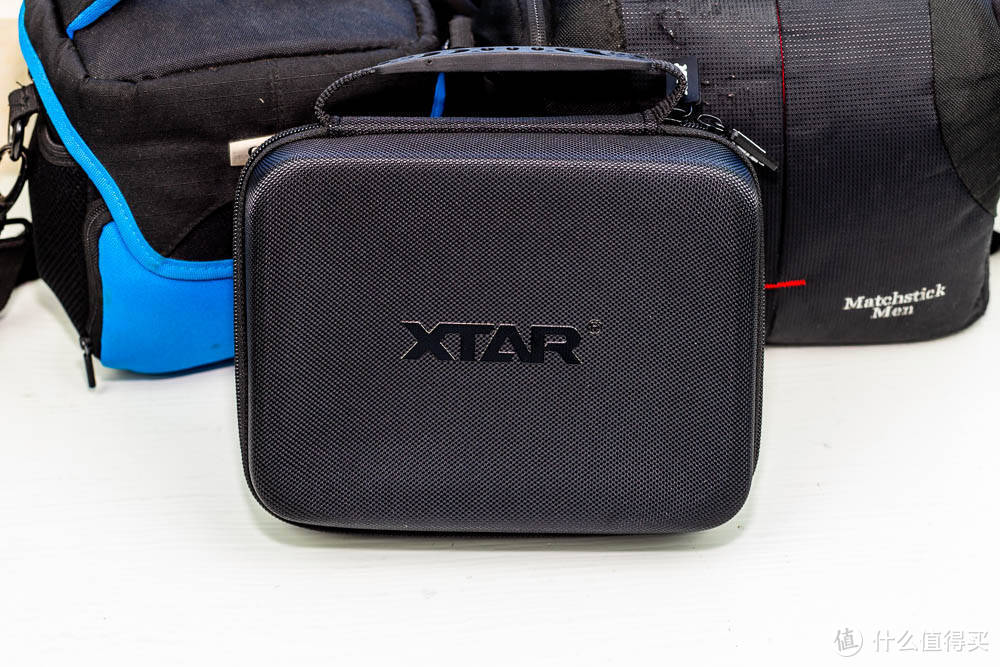 以一当十的相机电池充电器XTAR SN4数码单反相机充电器轻体验