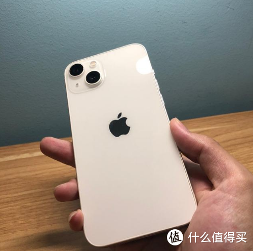 花5999买来的iPhone13，回来对比华为Mate40后：心凉了半截