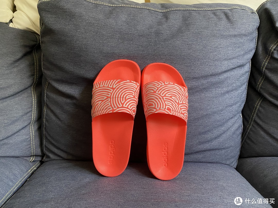 99元买一双adidas ADILETTE SHOWER拖鞋挺划算