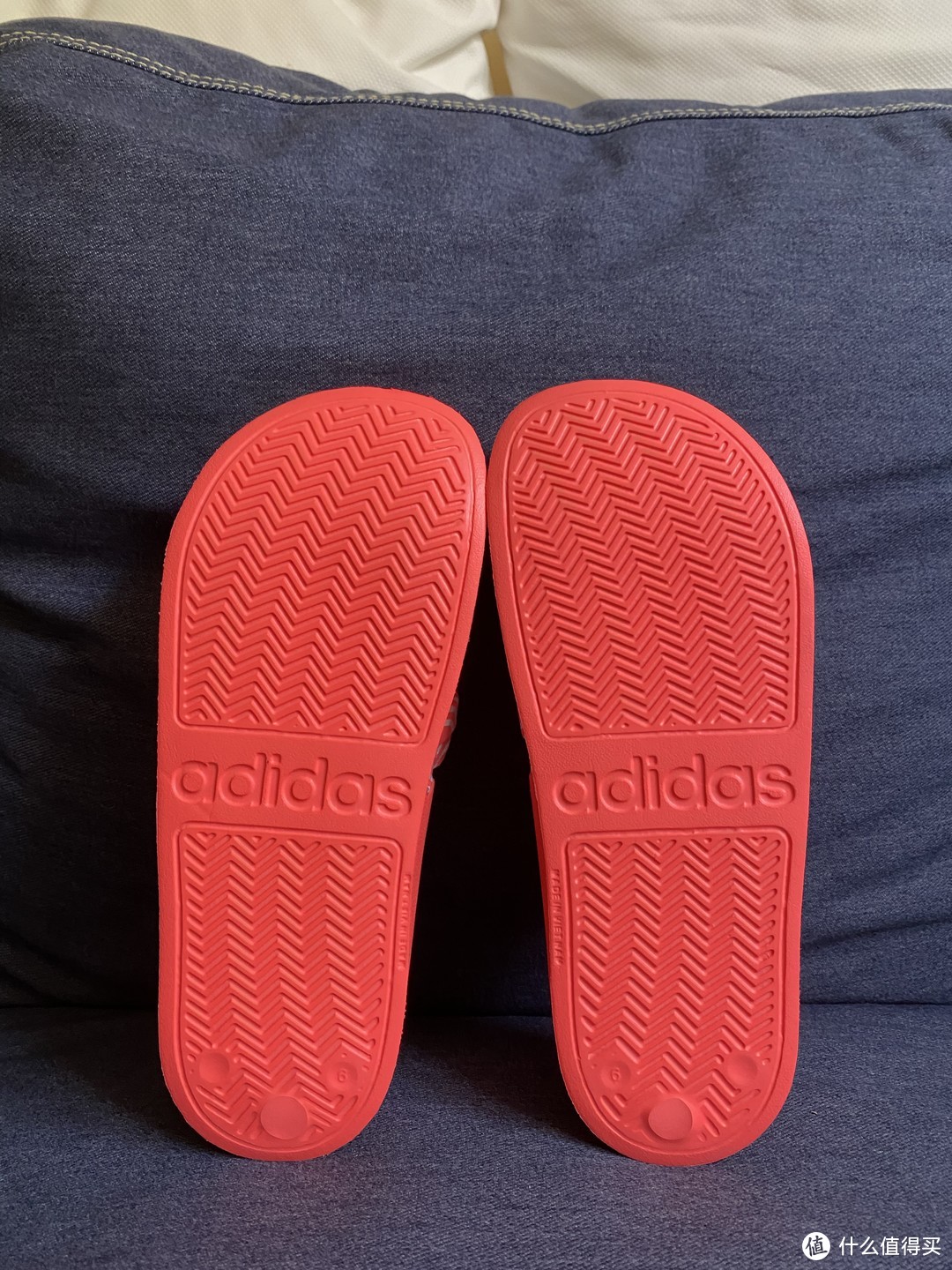 99元买一双adidas ADILETTE SHOWER拖鞋挺划算