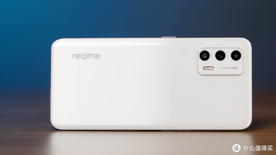 realme Q3s、GT Neo2T深度体验：标配快充大电池，千元均衡小钢炮