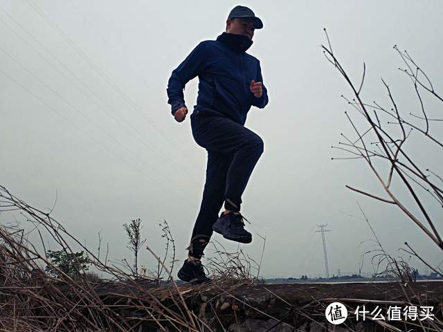 越跑越起劲：咕咚21K逐日跑鞋