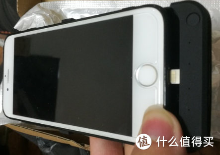 35包邮的iPhone6/6S/7/8/SE2背夹电池开箱测评