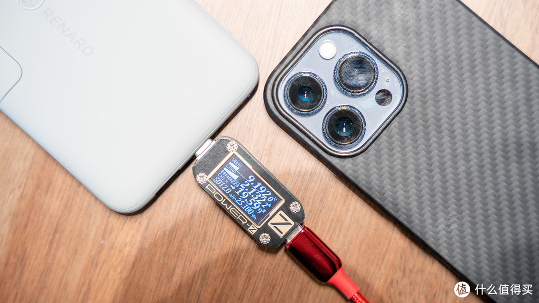 无线充电宝最合理的应用场景：闪焰狐无线支架充电宝评测