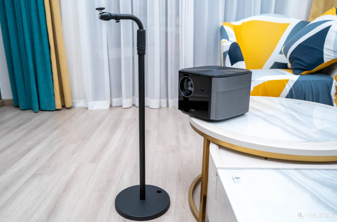 年轻人的第一台投影仪大眼橙x11光学变焦投影仪体验测评5000元内最佳