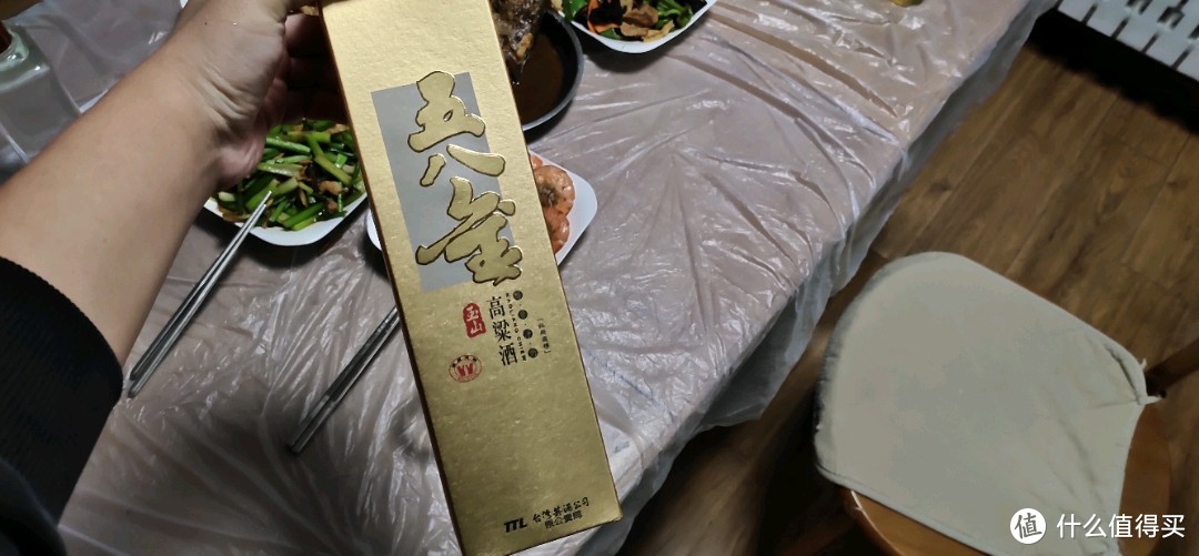 百元级别白酒种类繁多，台湾原产玉山高粱酒可否一战？实际饮用答案竟然是？