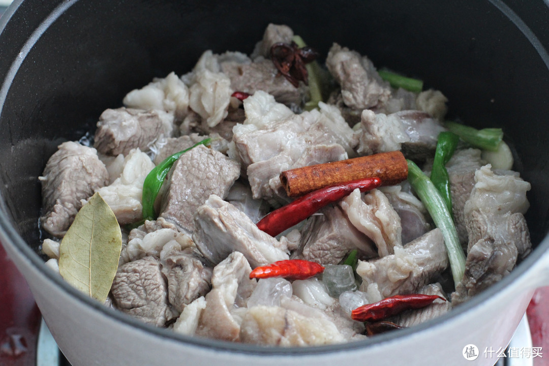 冬季进补首选羊肉，这样炖不腥不膻肉质软烂，一锅上桌全家吃嗨了