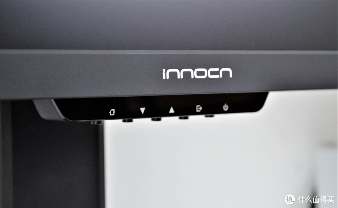 INNOCN 44C1G上手体验：超宽屏占比+高还原度，专业美术显示器逆袭设计界