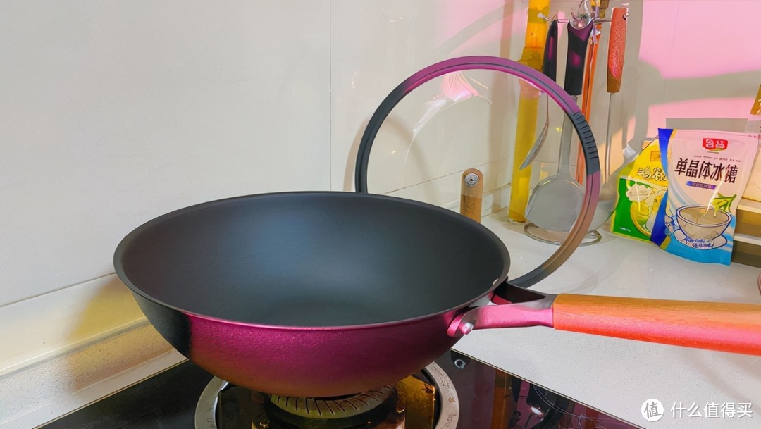 一口铁锅如何兼具不生锈、轻便的特点？