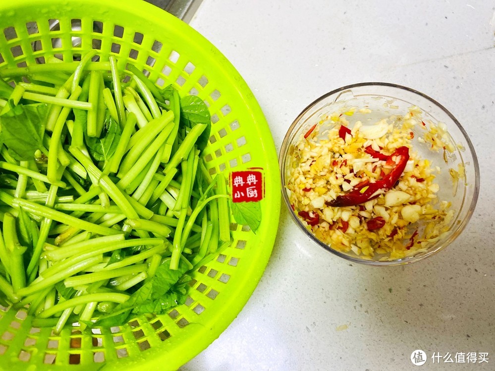 小时候喂了猪的食材，现在却成了餐桌上的绿色菜肴，还挺好吃的