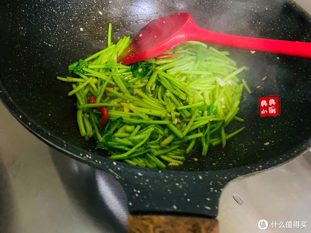 小时候喂了猪的食材，现在却成了餐桌上的绿色菜肴，还挺好吃的