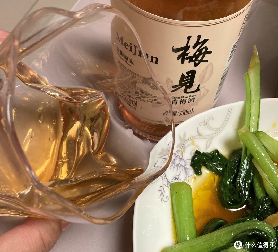 （相比于其他果酒，梅见的酒度要稍微高一些，这也是它保质期略长的重要原因之一）