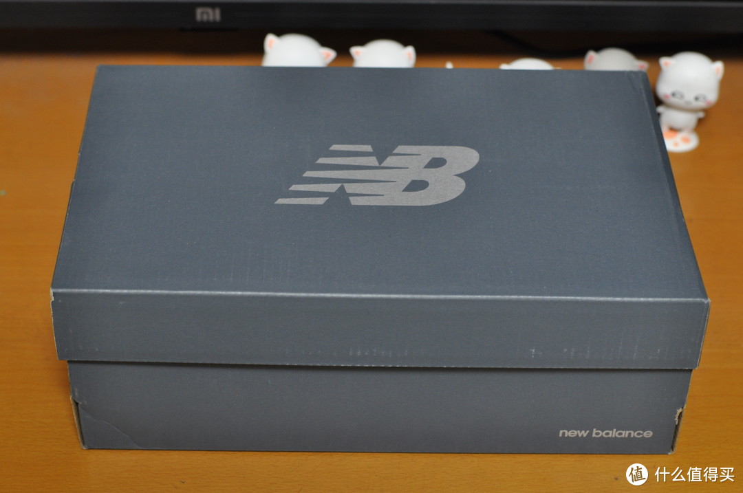 但是对于nb来说也只是一双稍微火的颜色罢了,所以鞋盒并没有什么特别